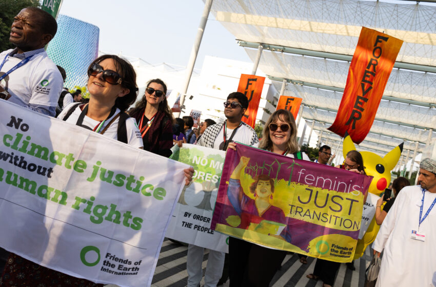  COP28: Gli attivisti scendono in marcia per il clima