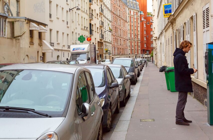  Parigi triplica i costi dei parcheggi per SUV